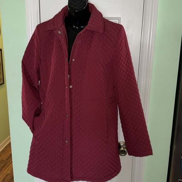 White Stag Berry/Wine Zip Up Quilted Puffer Coat Winter Size Missy Medium 8-10 - Picture 4 of 11